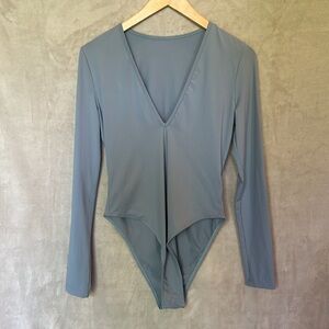 SHEIN WOMEN’S SOLID V-NECK LONG SLEEVE BODYSUIT